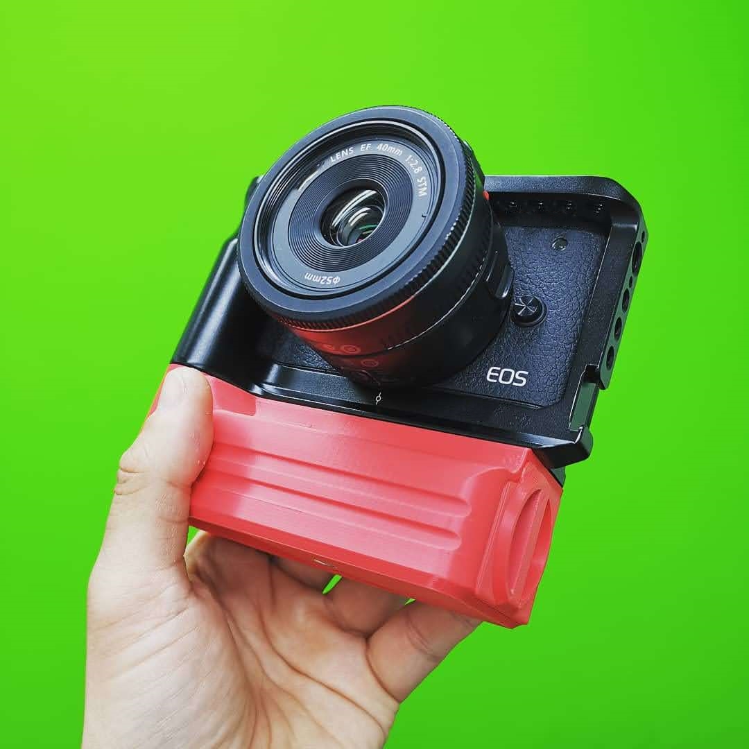 Custom Battery Grips Battery Add-On in red for EOS M6 Mark II Cage